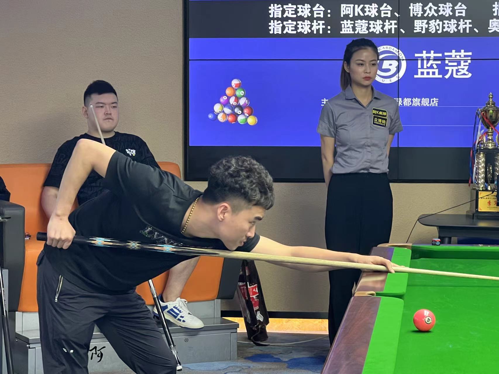 一些强劲的 一些强劲的