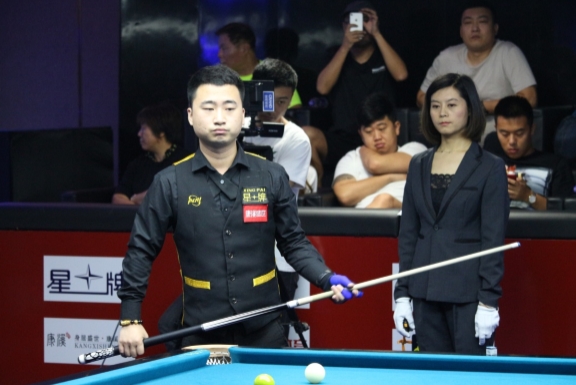 她在技术上 她在技术上