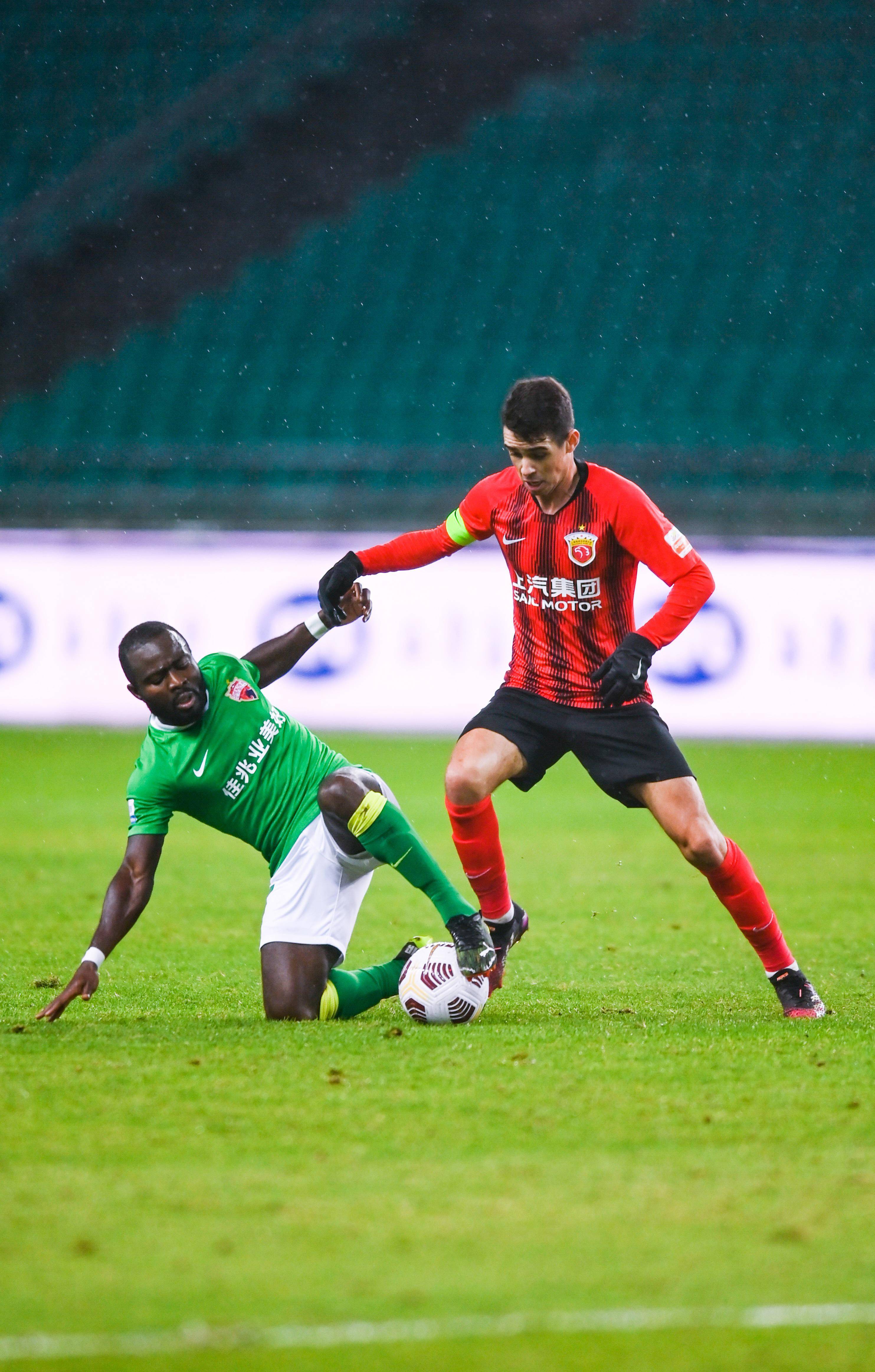 仅展现了他 仅展现了他